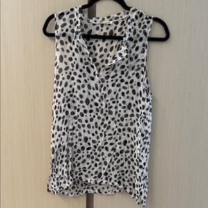 L'AGENCE Black and White Sleeveless Blouse